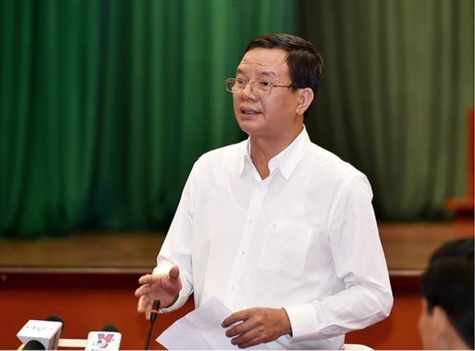 bo-tai-chinh-tran-tinh-de-xuat-tang-kich-khung-thue-moi-truong-xang-dau
